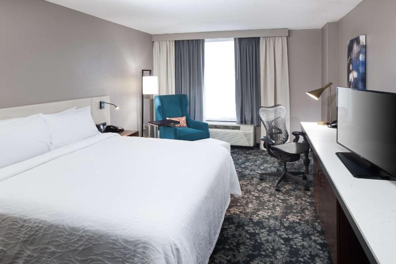 King Room with Whirlpool image 1