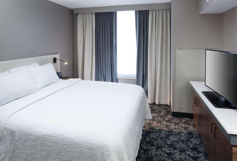 Junior King Suite - Non-Smoking image 4