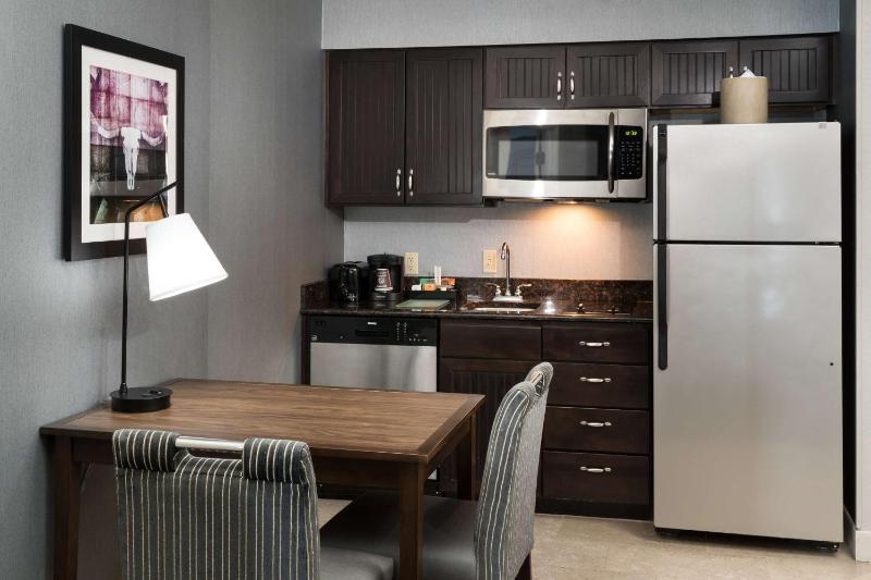 One-Bedroom King Suite - Non-Smoking image 4