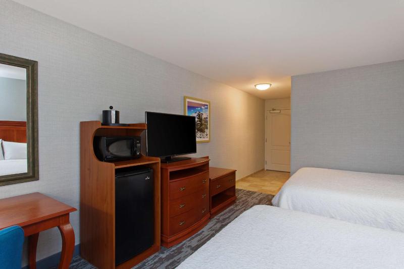 Room with Two Queen Beds - Non-Smoking image 2