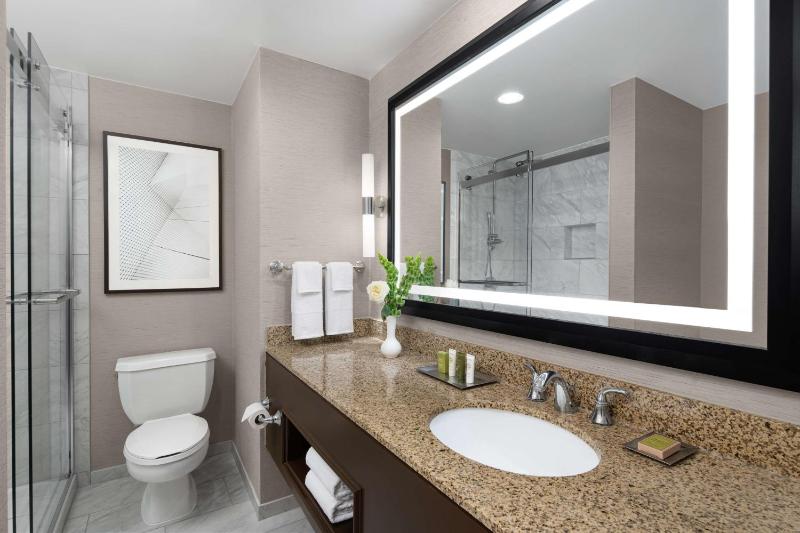 King Room with Fridge image 3
