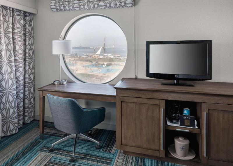 King Room image 4