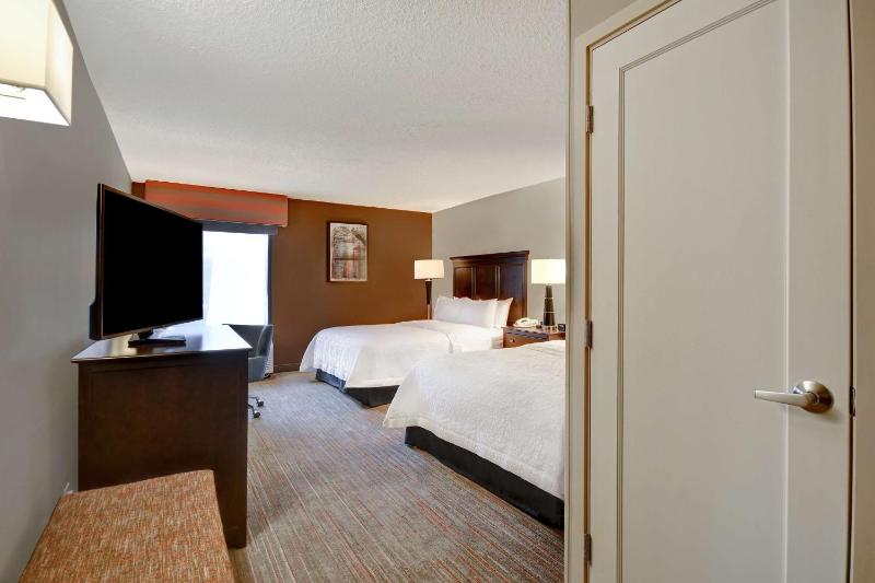 Queen Room with Two Queen Beds - Non-Smoking image 1