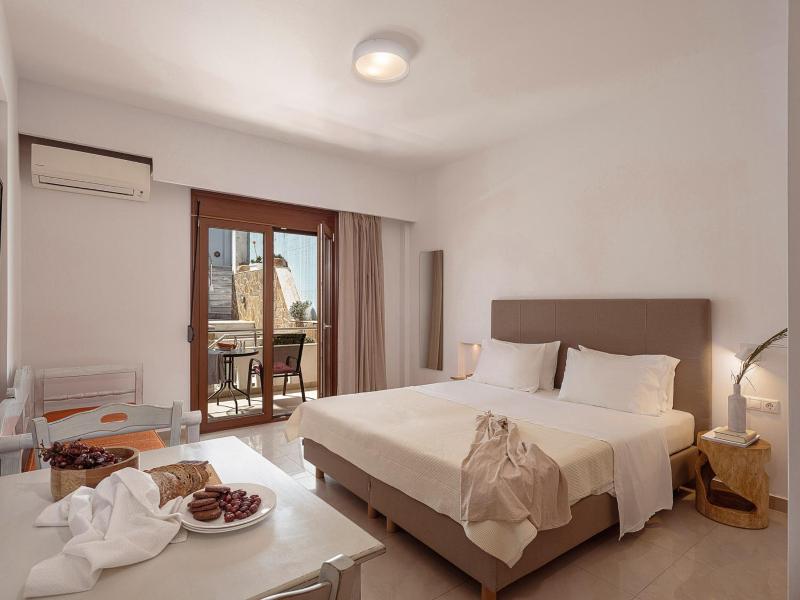 Junior Suite with Pool View image 1