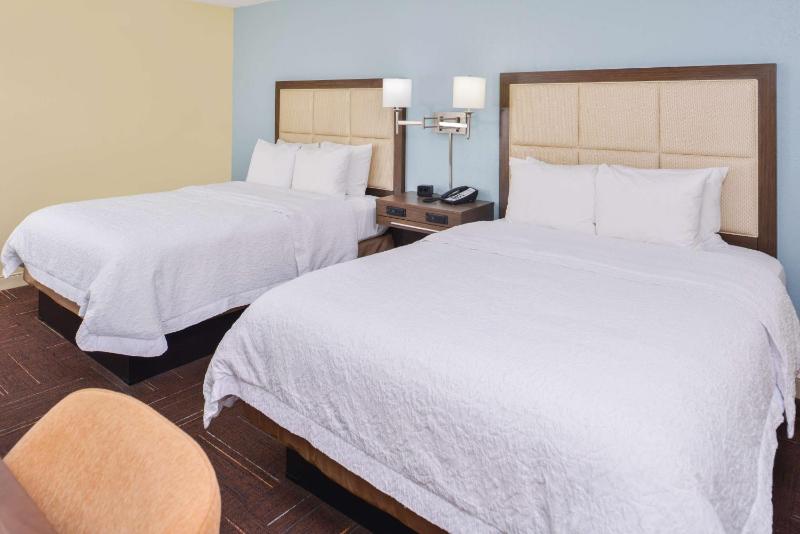 Room with Two Queen Beds - Non-Smoking image 4