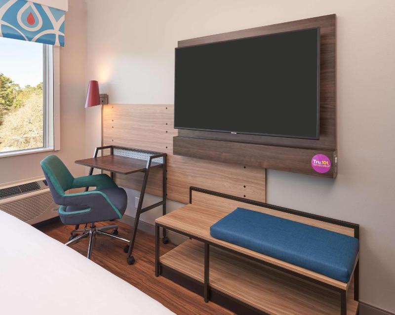 King Room image 2