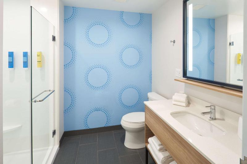 King Room image 3