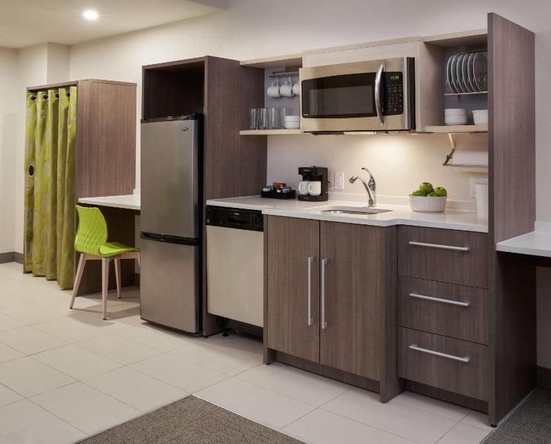 One-Bedroom King Suite - Non-Smoking image 3