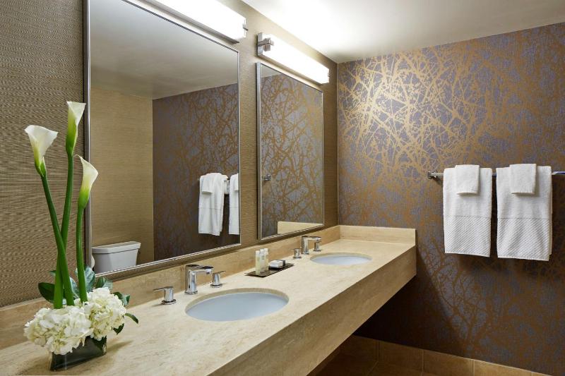 King Room image 2