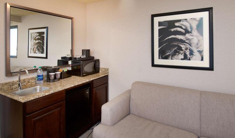 King Suite with Whirlpool image 2