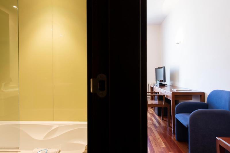Hotel Maroa Vigo - image 33