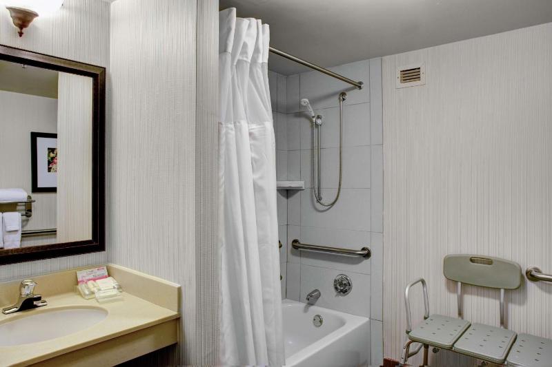 Double Room with Two Double Beds - Mobility Access image 2