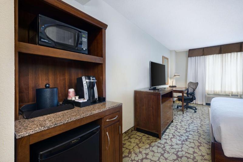 Double Room with Two Double Beds image 3