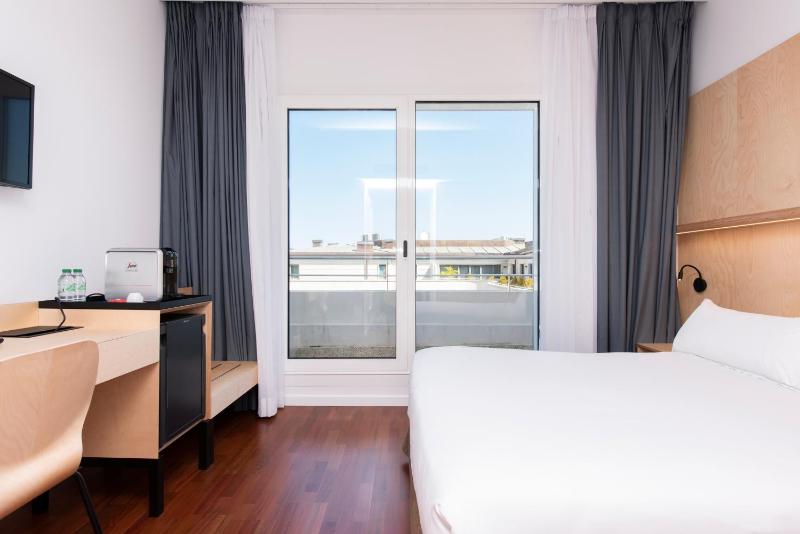 Superior Double Room image 4