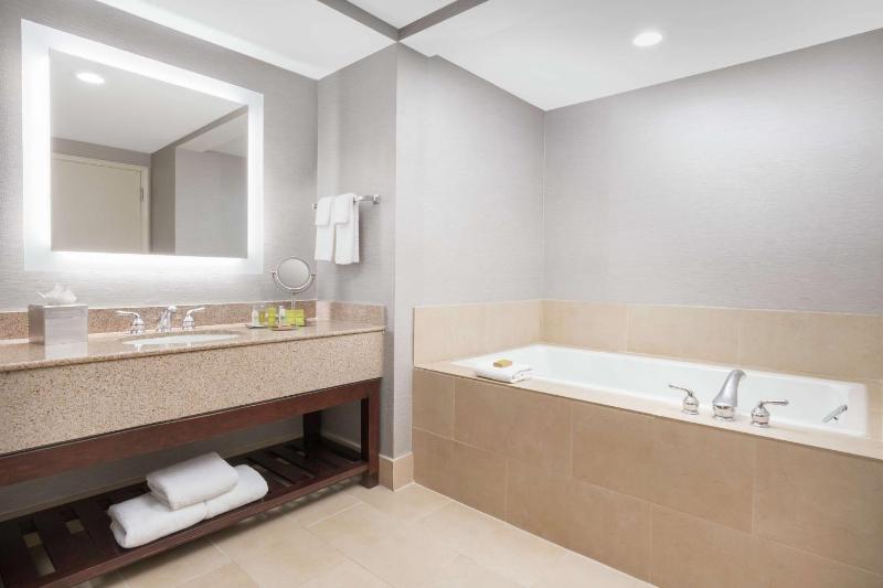 DoubleTree By Hilton Colorado Springs - image 39