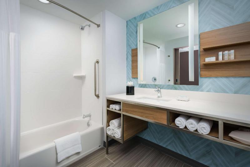 King Room image 2