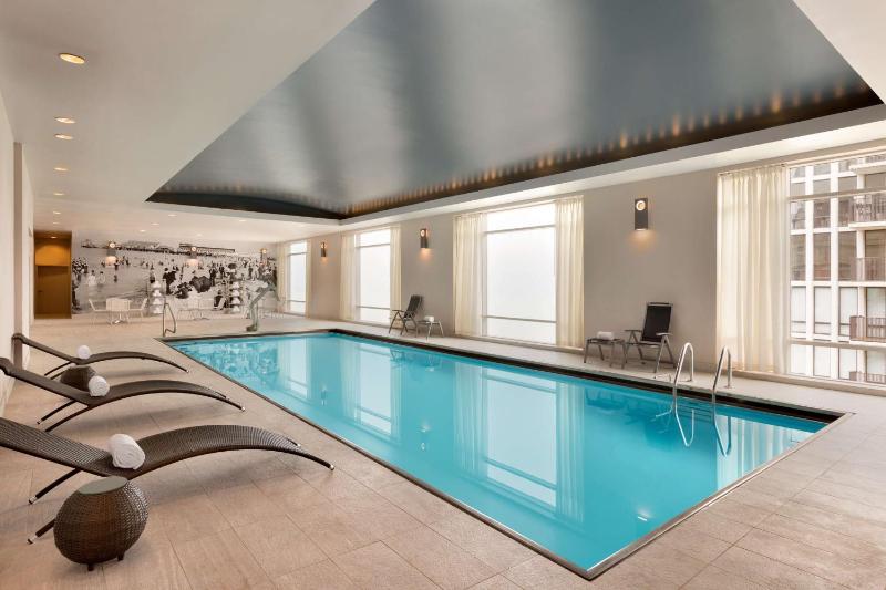 Hilton Chicago/Magnificent Mile Suites - image 12