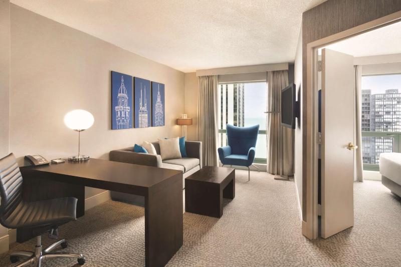 Hilton Chicago/Magnificent Mile Suites - image 15