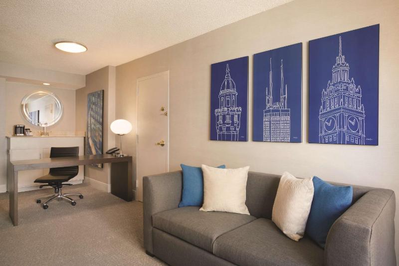 One-Bedroom King Suite image 3