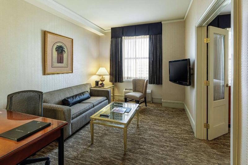 Junior Queen Suite with Two Queen Beds image 1