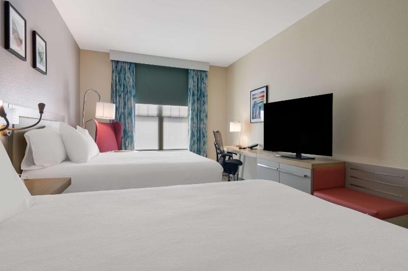Queen Room with Two Queen Beds image 2