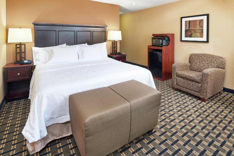 King Room with King Bed - Non-Smoking image 1