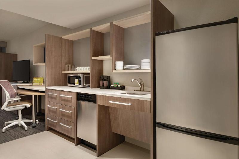 Home2 Suites By Hilton Chicago River North - image 5