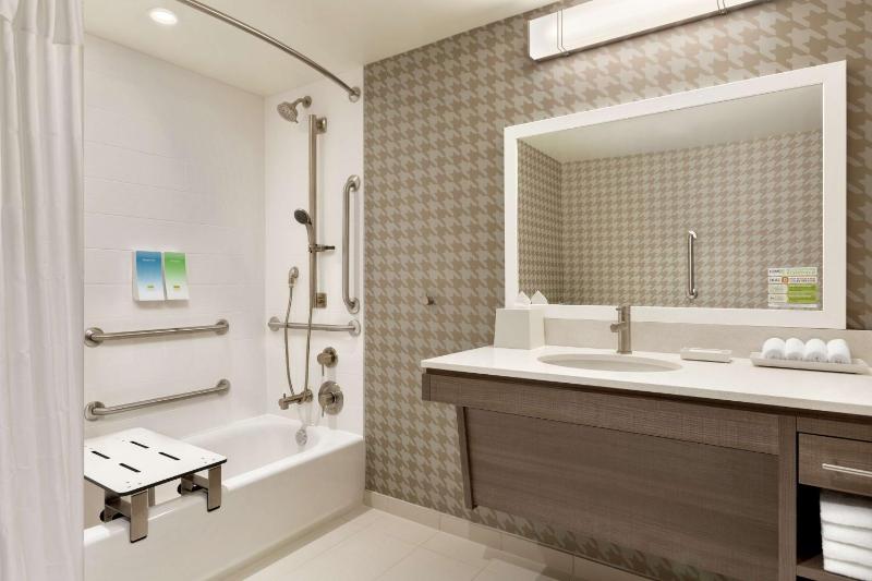 King Studio Suite with Accessible Tub - Mobility Access image 2