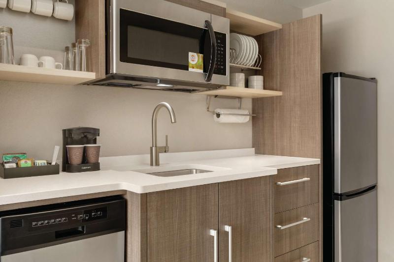 King Studio Suite image 4