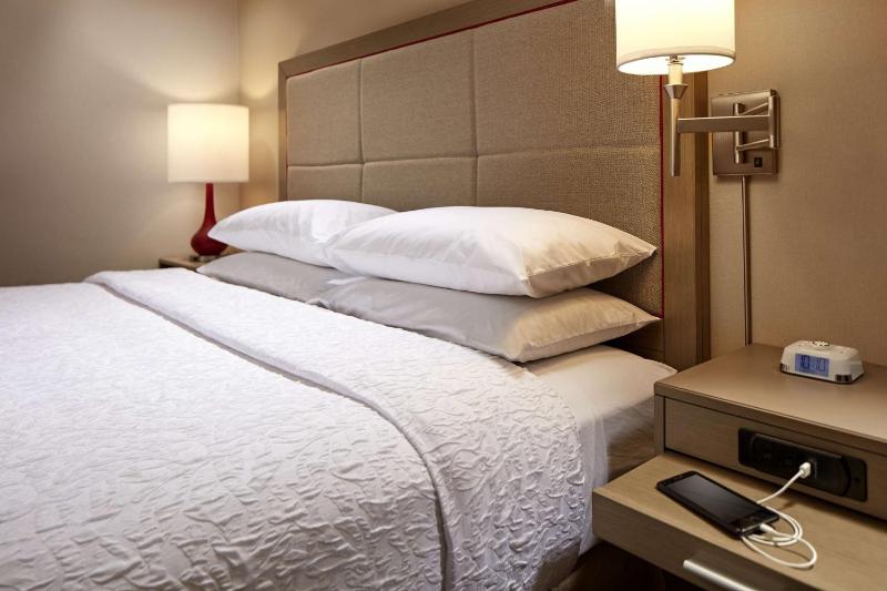King Room image 3