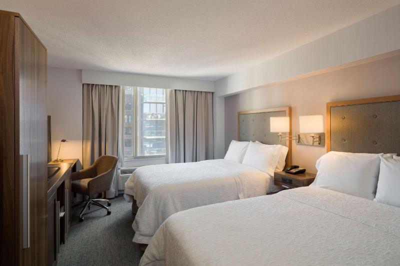 Hampton Inn Manhattan-Chelsea - image 8