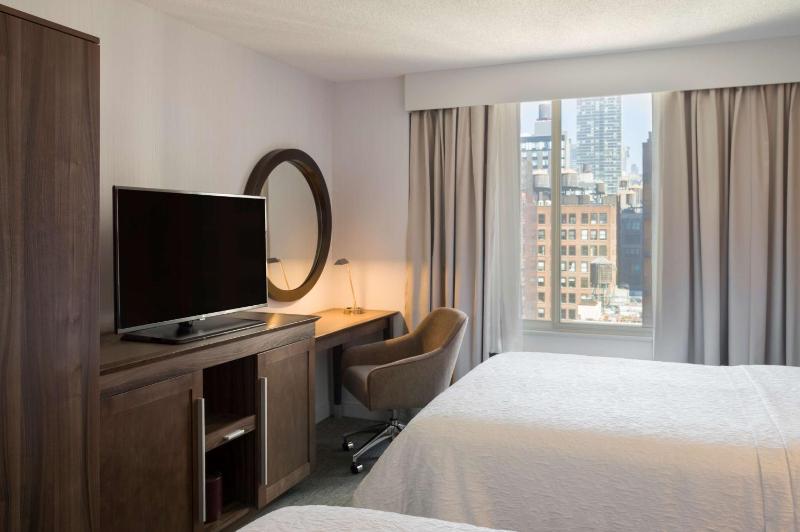 Hampton Inn Manhattan-Chelsea - image 13