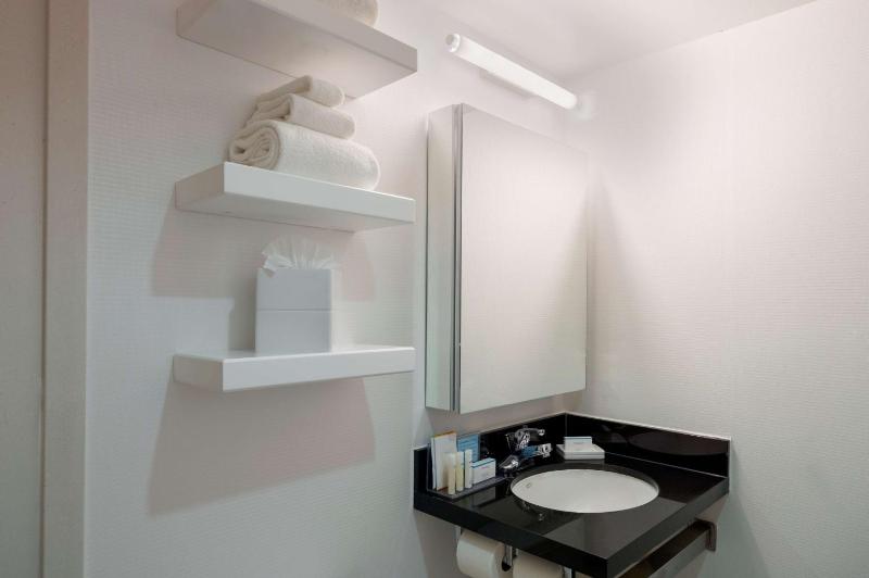 Hampton Inn Manhattan-Chelsea - image 15