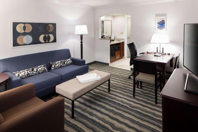 Embassy Suites By Hilton Tampa - Brandon - image 28