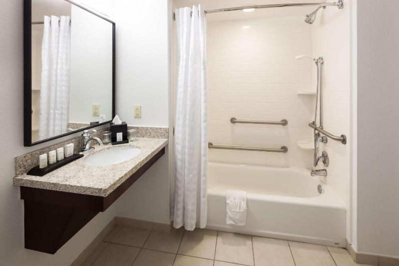 Embassy Suites By Hilton Tampa - Brandon - image 17