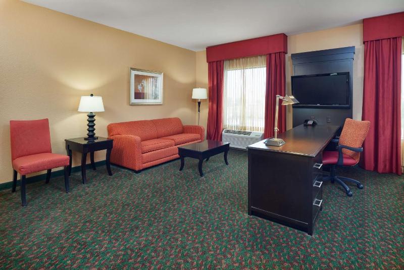 King Studio Suite with Whirlpool - Non-Smoking image 4