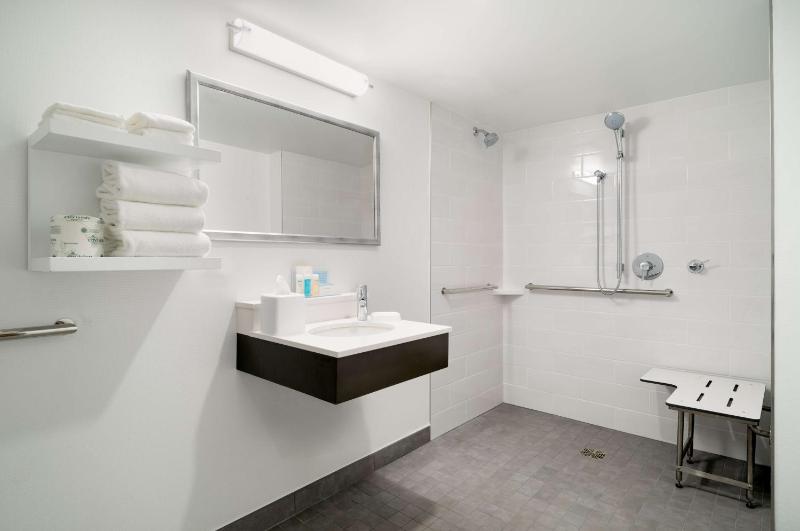 King Suite with Roll-In Shower - Mobility Accessible/Non-Smoking image 2
