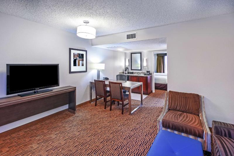 Two-Room King Suite - Non-Smoking image 4