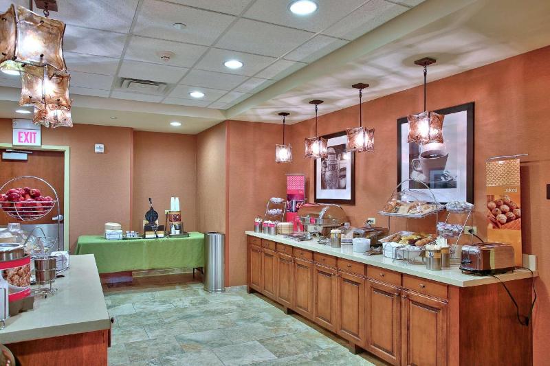 Hampton Inn & Suites Scottsdale at Talking Stick - image 30