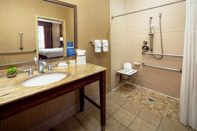 Hampton Inn & Suites Scottsdale at Talking Stick - image 11