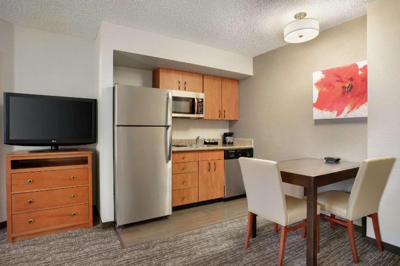 Two-Bedroom Suite image 3