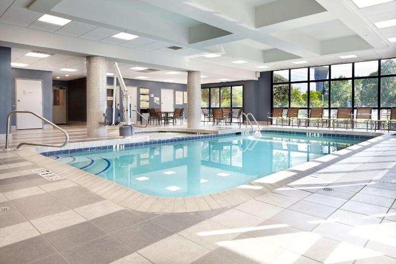 Embassy Suites By Hilton Hotel Atlanta-Galleria - image 1