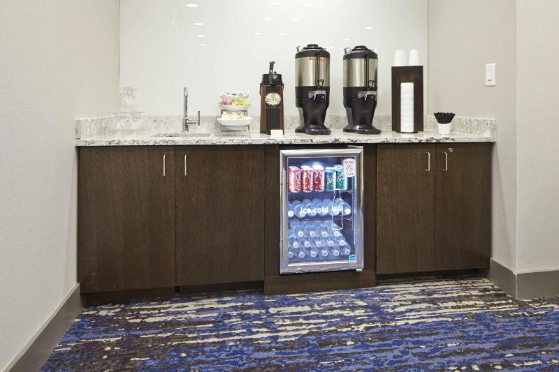 Embassy Suites By Hilton Hotel Atlanta-Galleria - image 16