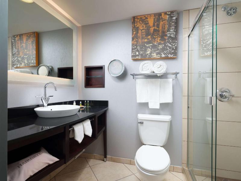 King Room - Non-Smoking image 2
