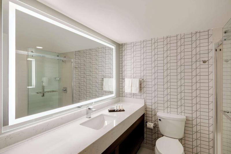 Suite with Two Queen Beds - Non-Smoking image 2