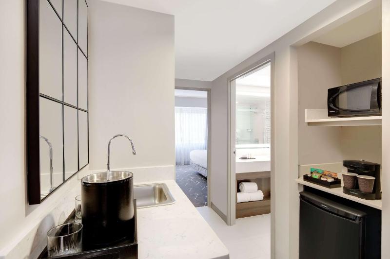 Two-Room King Suite - Non-Smoking image 3