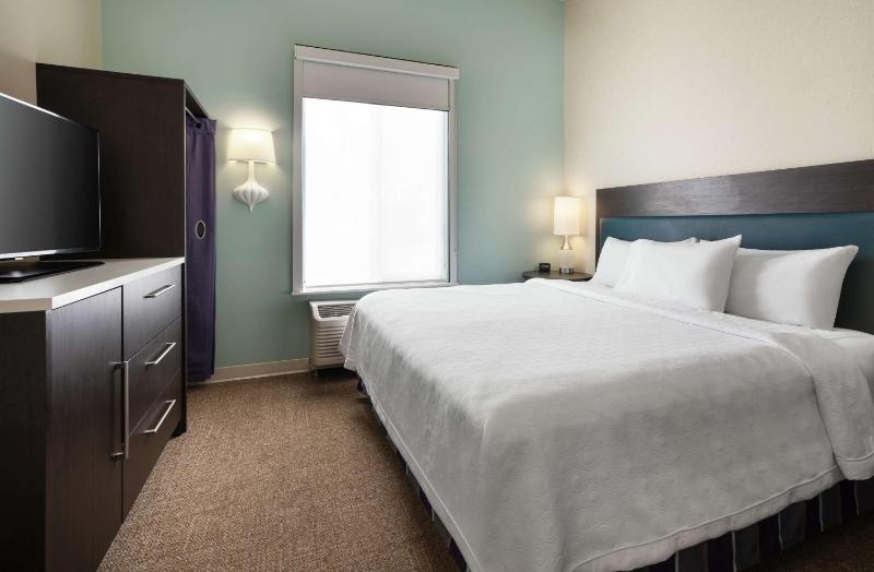 One-Bedroom King Suite - Non-Smoking image 3