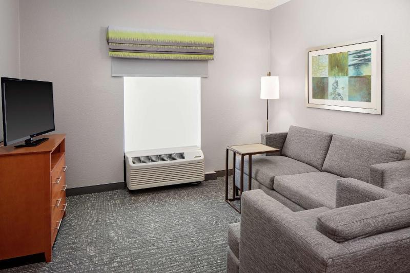 Non-Smoking Double Suite with Kitchen image 4