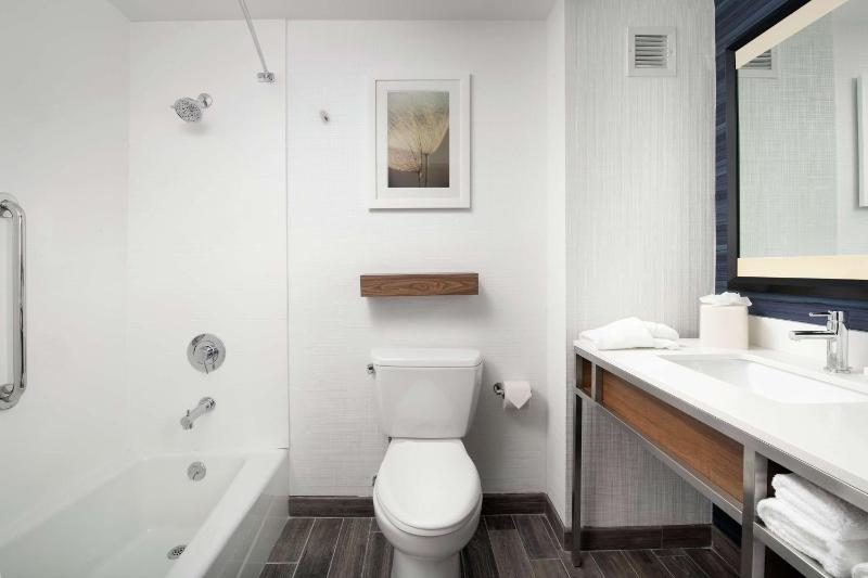 King Room image 3