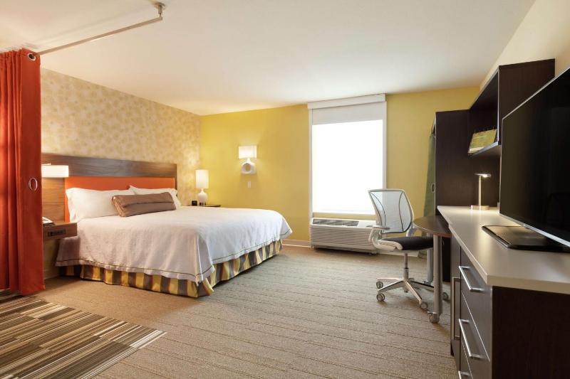 King Studio Suite with Accessible Tub - Mobility Access image 4